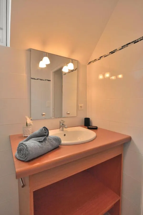 Holiday Home Hoedic - Phm109 By Interhome Plouhinec   Plouhinec (Morbihan)